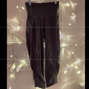 Lululemon dark grey cropped workout leggings